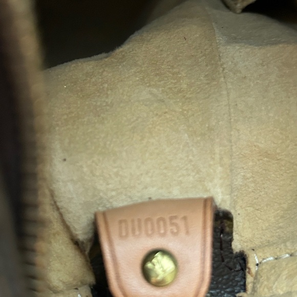 Louis Vuitton Monogram Looping GM Shoulder Bag. DU0051 - Very Good Condition. - Picture 3 of 16